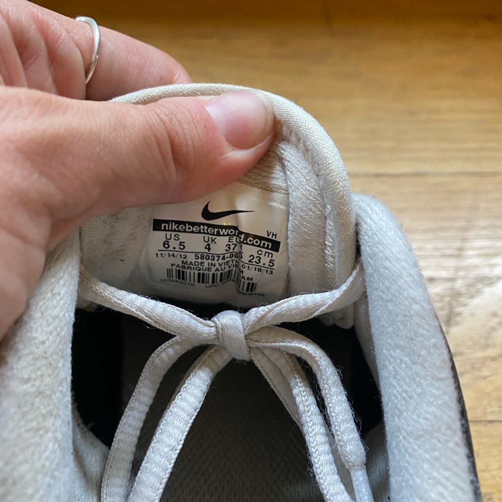 Used Nikes - Picture 4 of 4